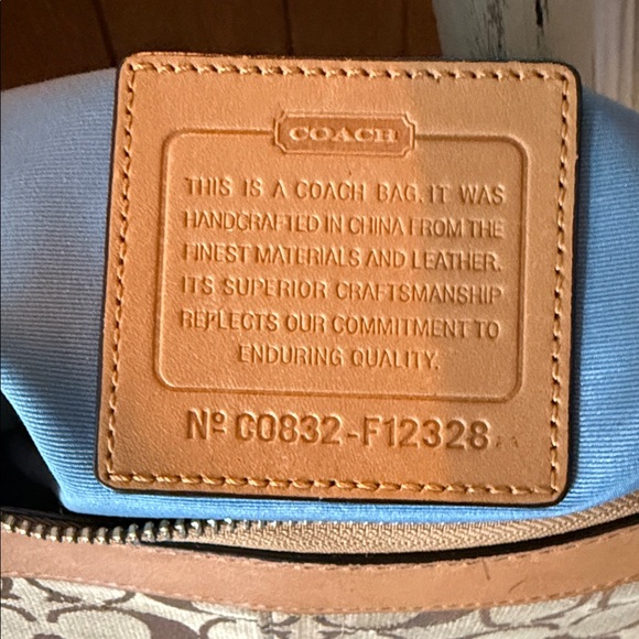 Coach Tan and Brown Signature Shoulder Bag Y2K - Picture 13 of 16